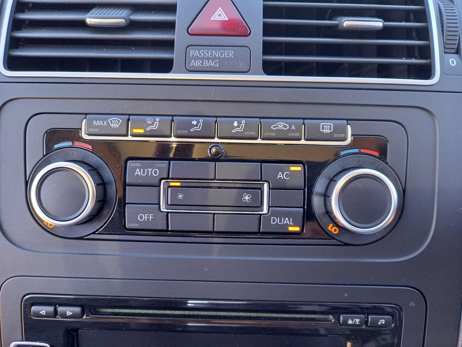 Used Volkswagen Touran 2011 for sale - 78157299: Photo 25