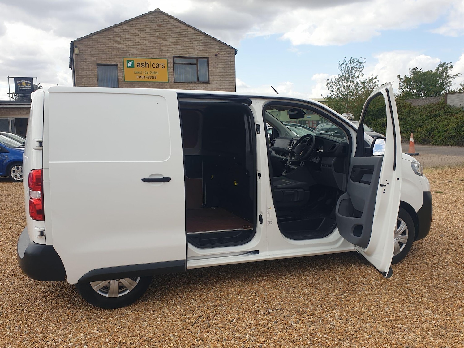 Used Peugeot Expert 2021 for sale - 76945689: Photo 11