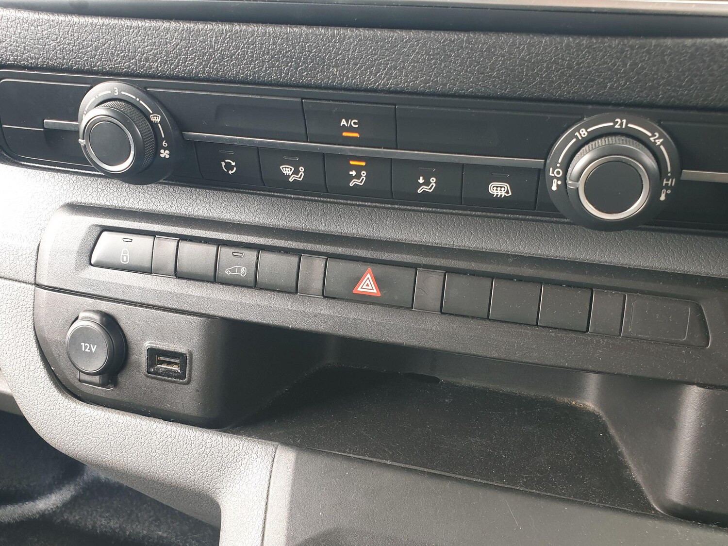 Used Peugeot Expert 2021 for sale - 76945689: Photo 31