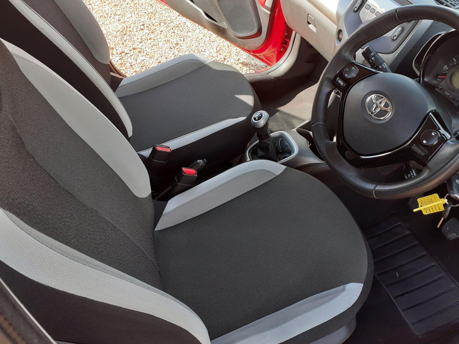 Used Toyota AYGO 2015 for sale - 78086522: Photo 14