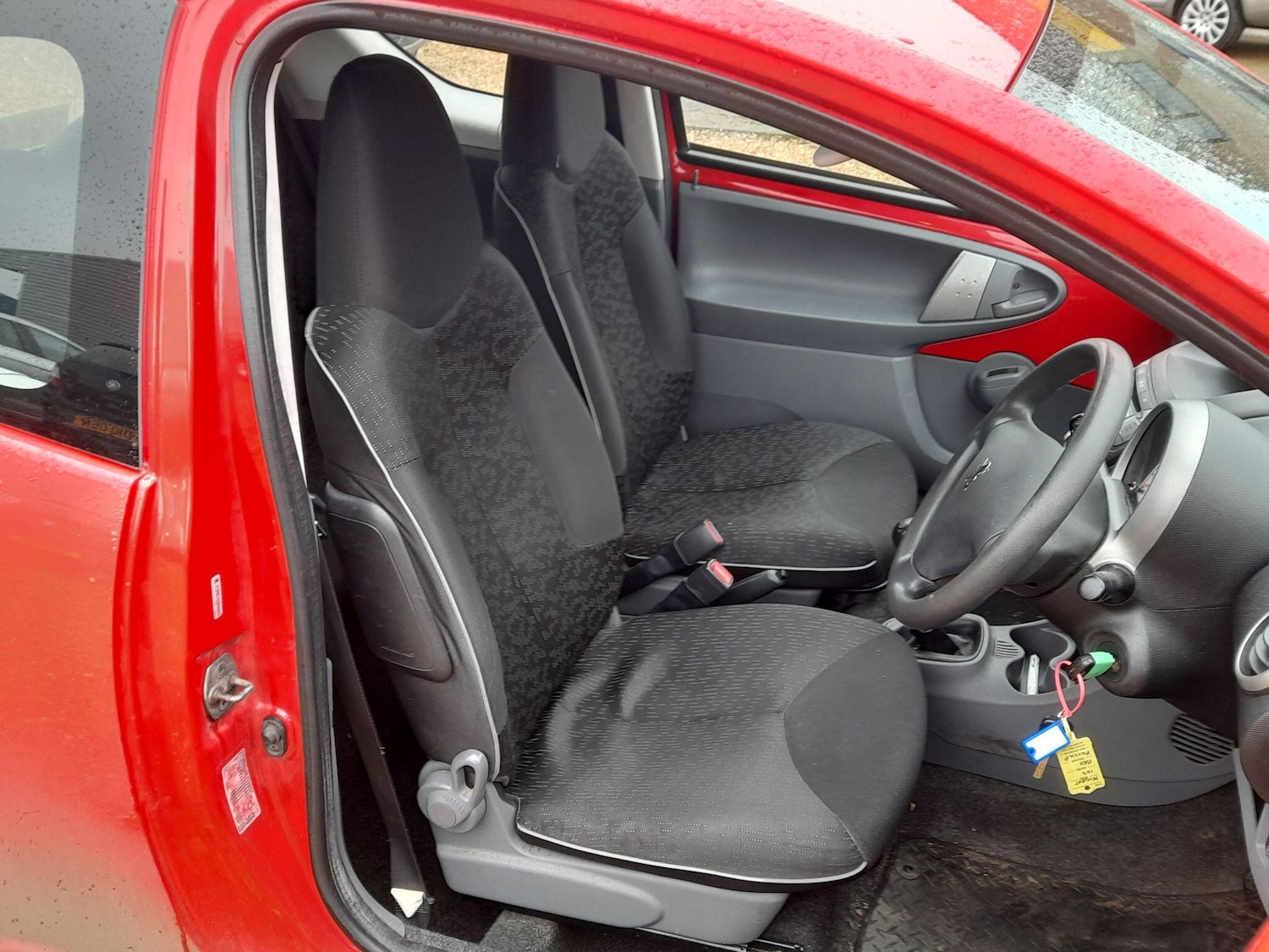 Used Peugeot 107 2011 for sale - 77570464: Photo 11