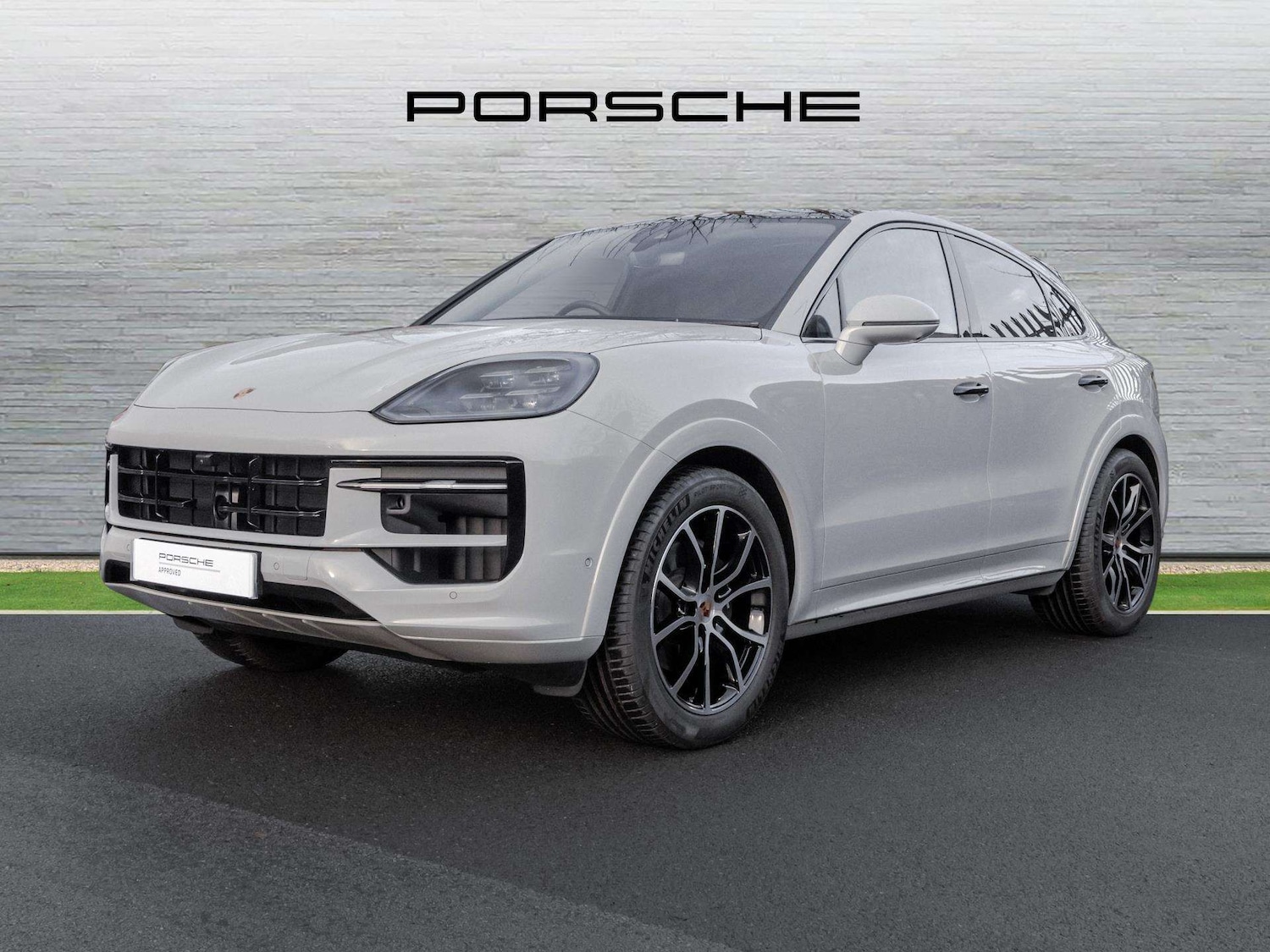 Used Porsche Cayenne 2025 for sale - 77076551: Photo 2