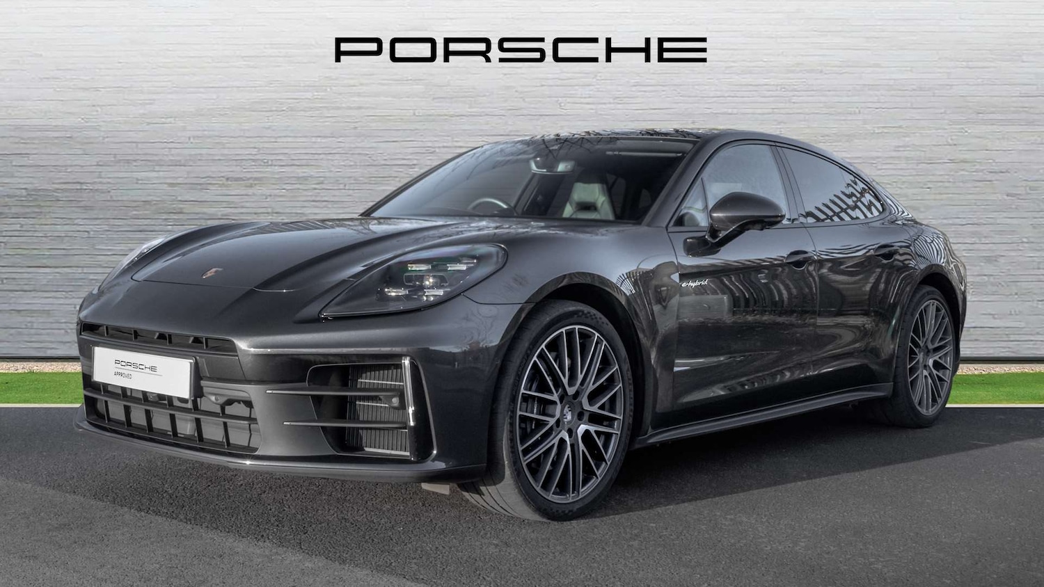 Used Porsche Panamera 2025 for sale - 77000280: Photo 2