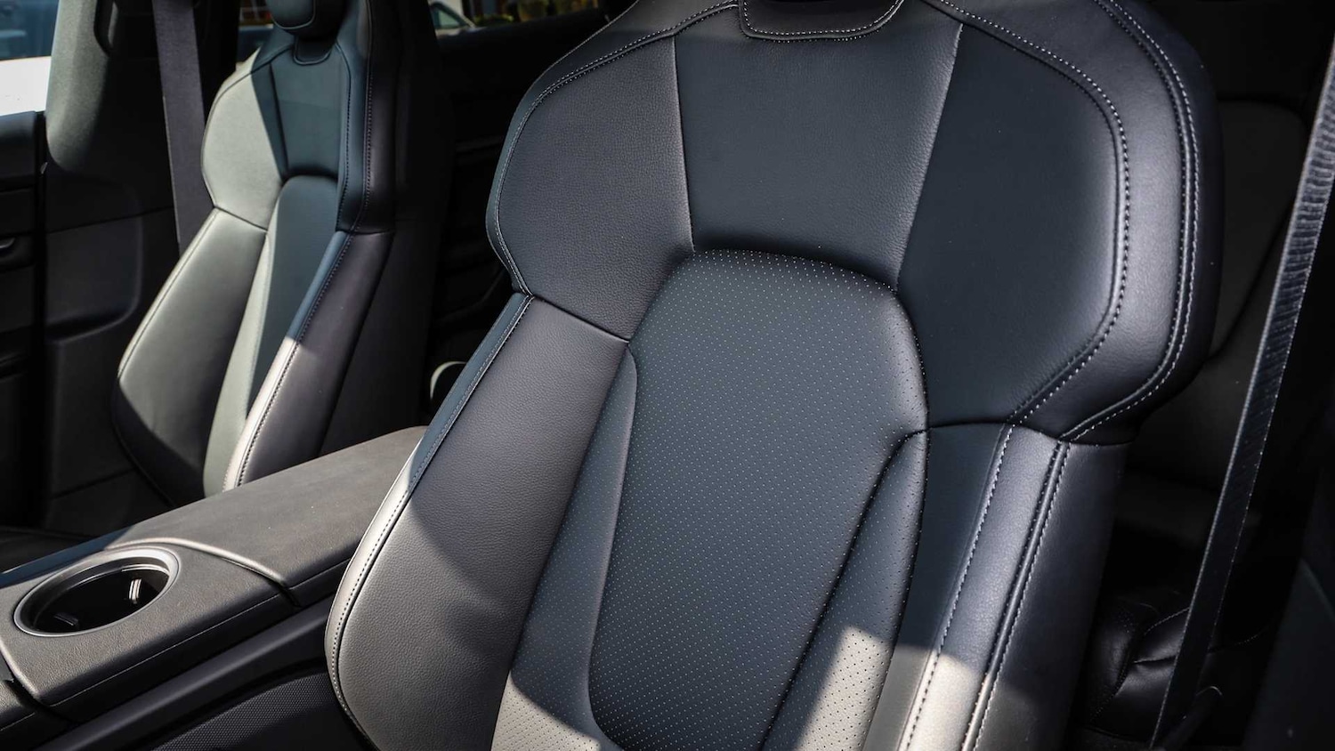 Used Porsche Taycan 2024 for sale - 76691991: Photo 16