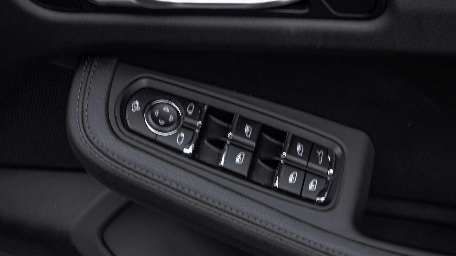 Used Porsche Macan 2025 for sale - 77913784: Photo 30