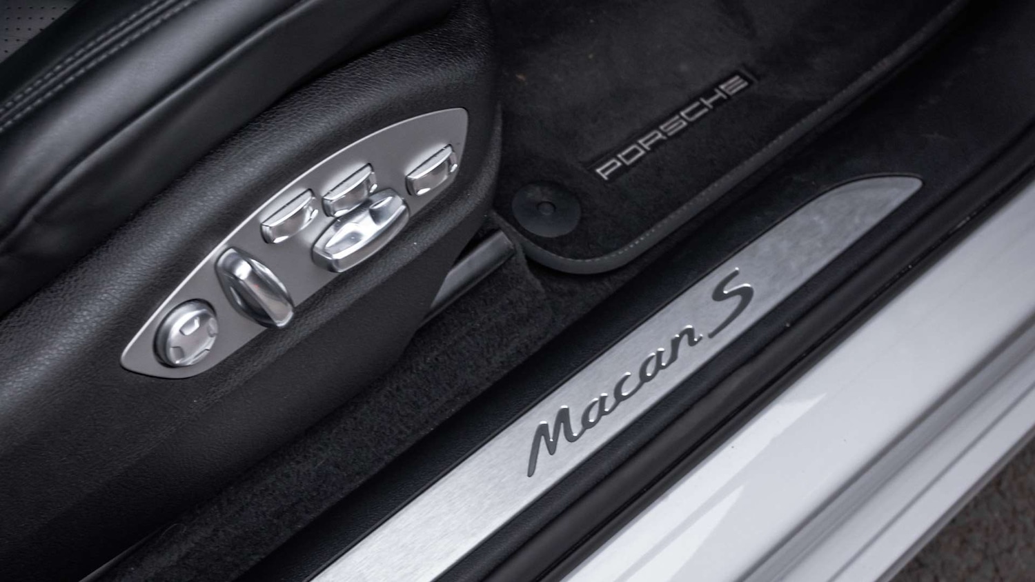 Used Porsche Macan 2025 for sale - 77913784: Photo 31