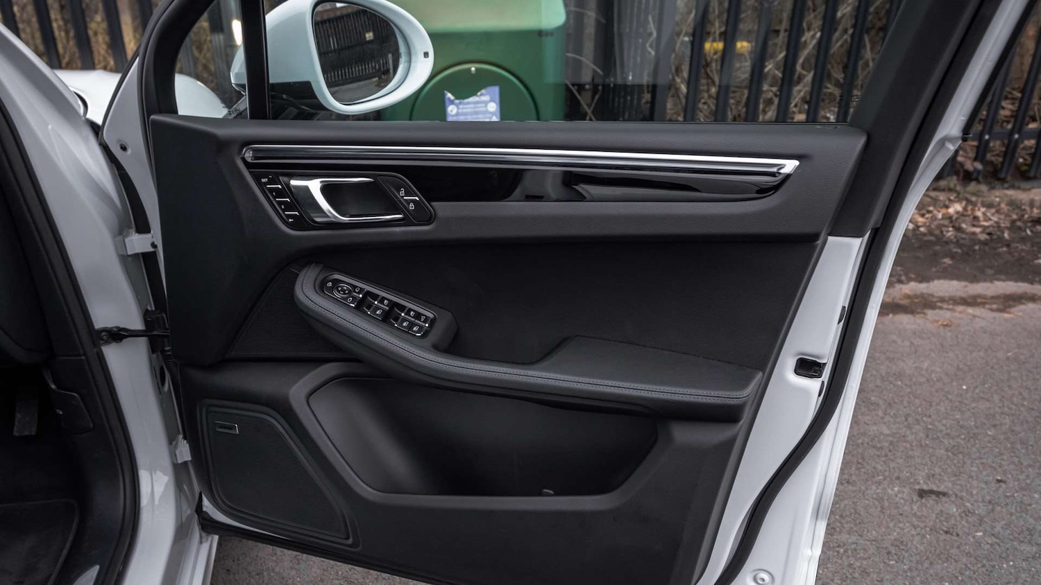 Used Porsche Macan 2025 for sale - 77913784: Photo 33