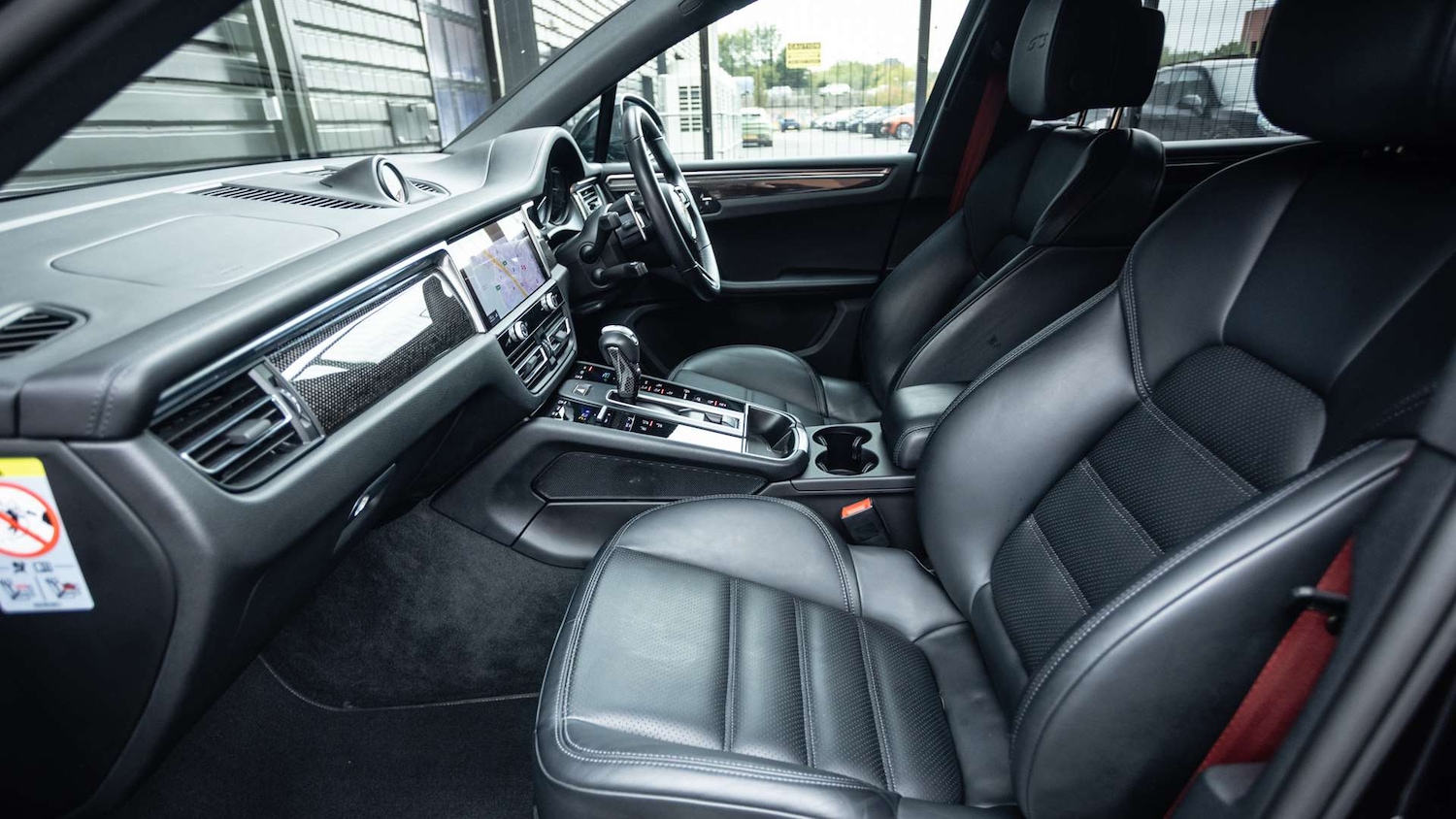 Used Porsche Macan 2024 for sale - 76774273: Photo 14