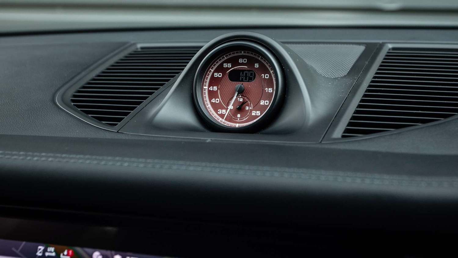 Used Porsche Macan 2024 for sale - 76774273: Photo 21