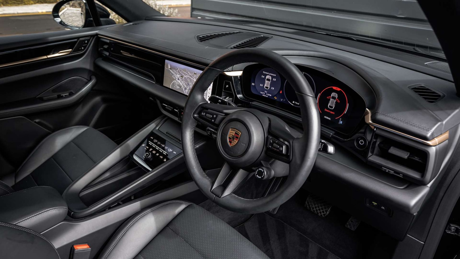 Used Porsche Macan 2025 for sale - 76191851: Photo 12