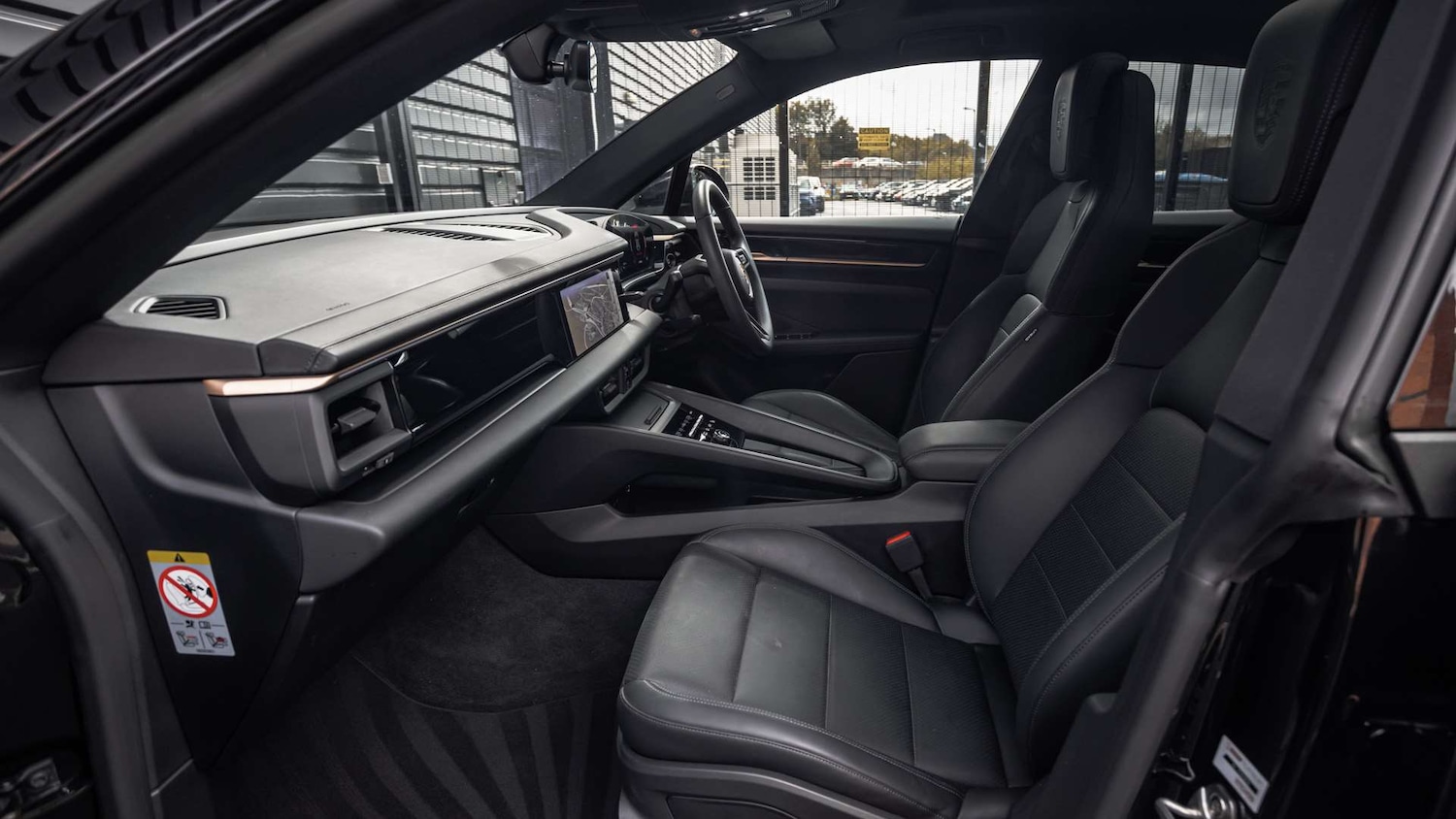 Used Porsche Macan 2025 for sale - 76191851: Photo 13