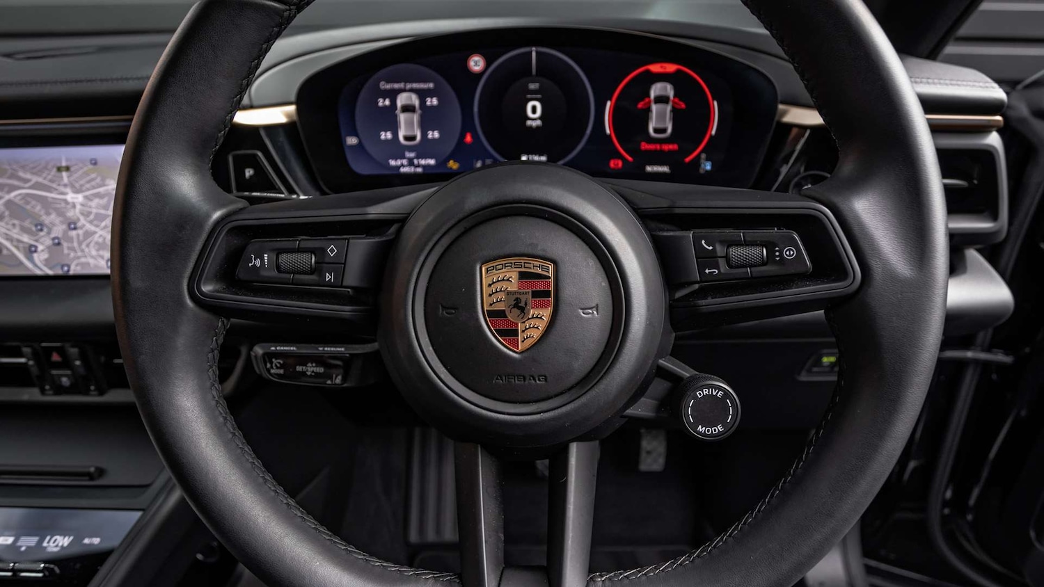 Used Porsche Macan 2025 for sale - 76191851: Photo 25