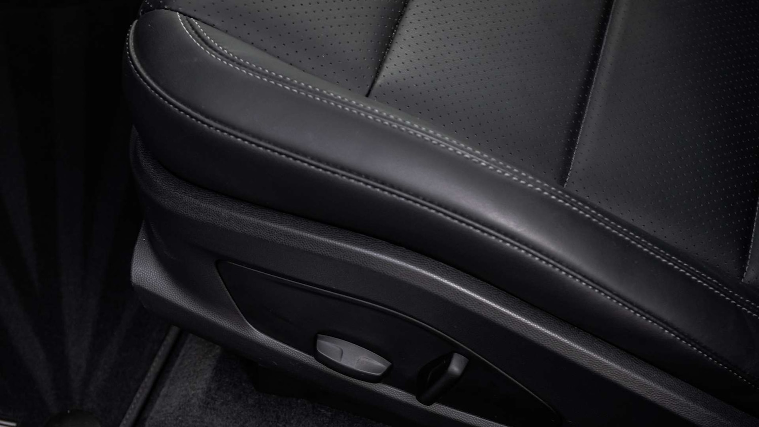 Used Porsche Macan 2025 for sale - 76191851: Photo 31