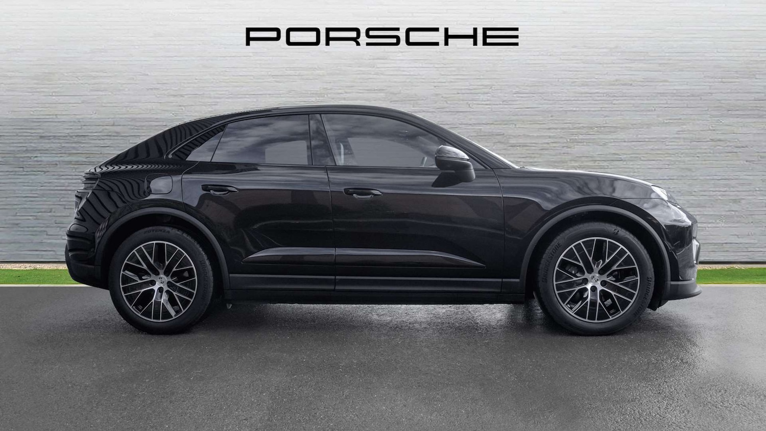 Used Porsche Macan 2025 for sale - 76191851: Photo 7