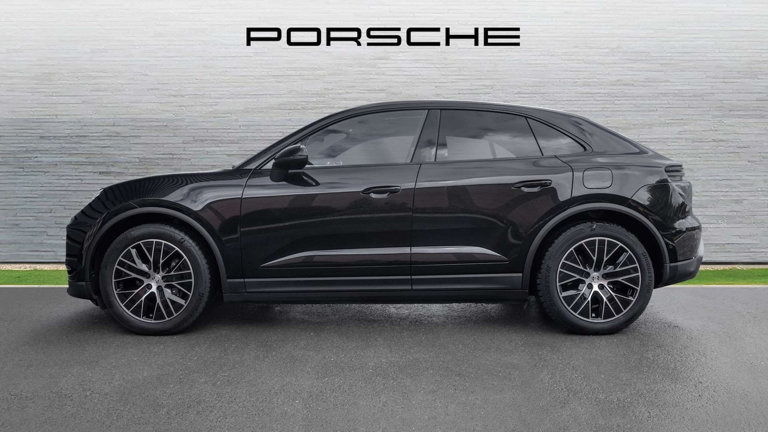 Used Porsche Macan 2025 for sale - 76191851: Photo 8