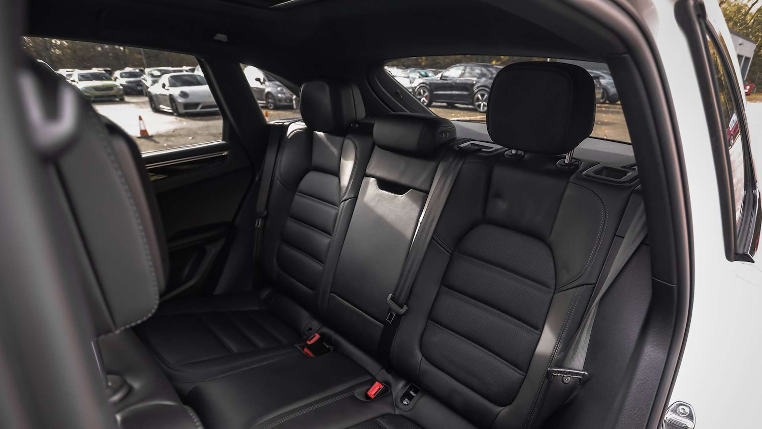 Used Porsche Macan 2021 for sale - 76442500: Photo 14