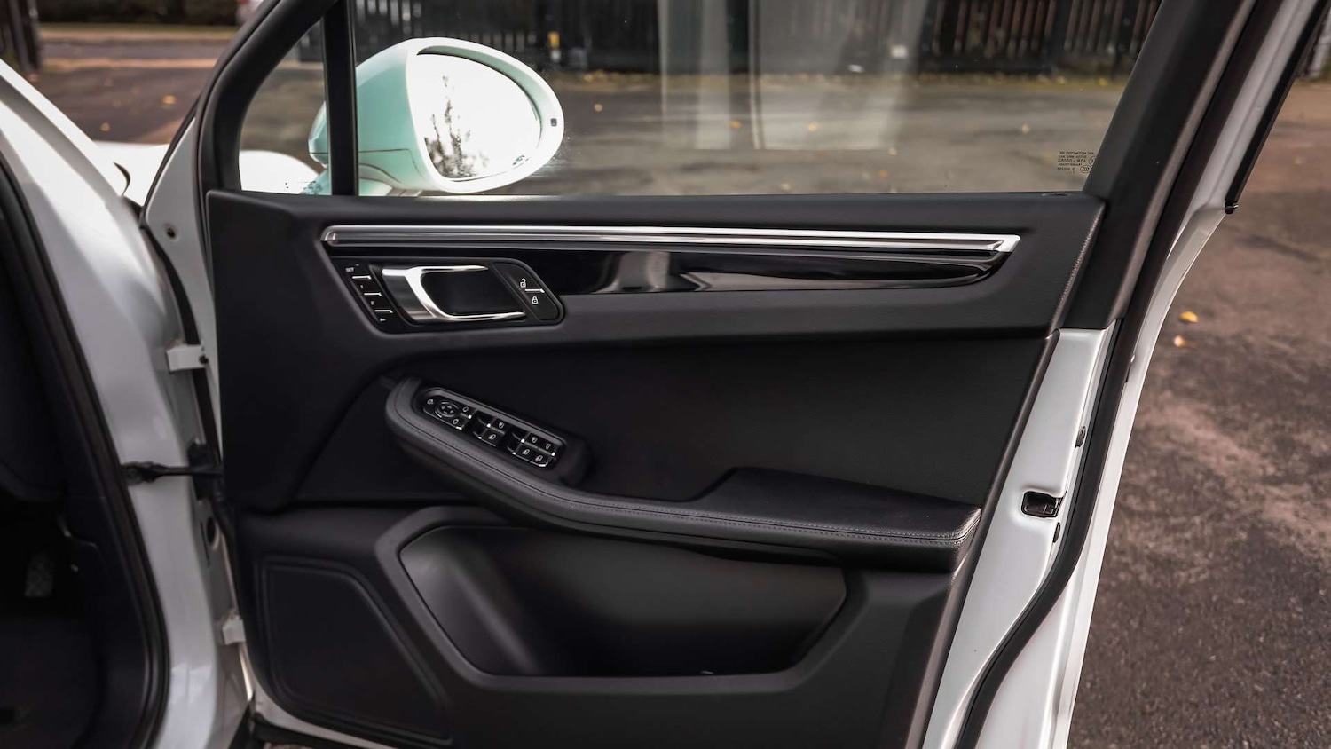 Used Porsche Macan 2021 for sale - 76442500: Photo 16