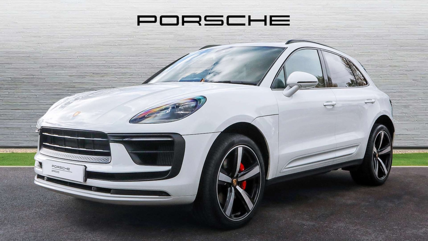 Used Porsche Macan 2021 for sale - 76442500: Photo 2