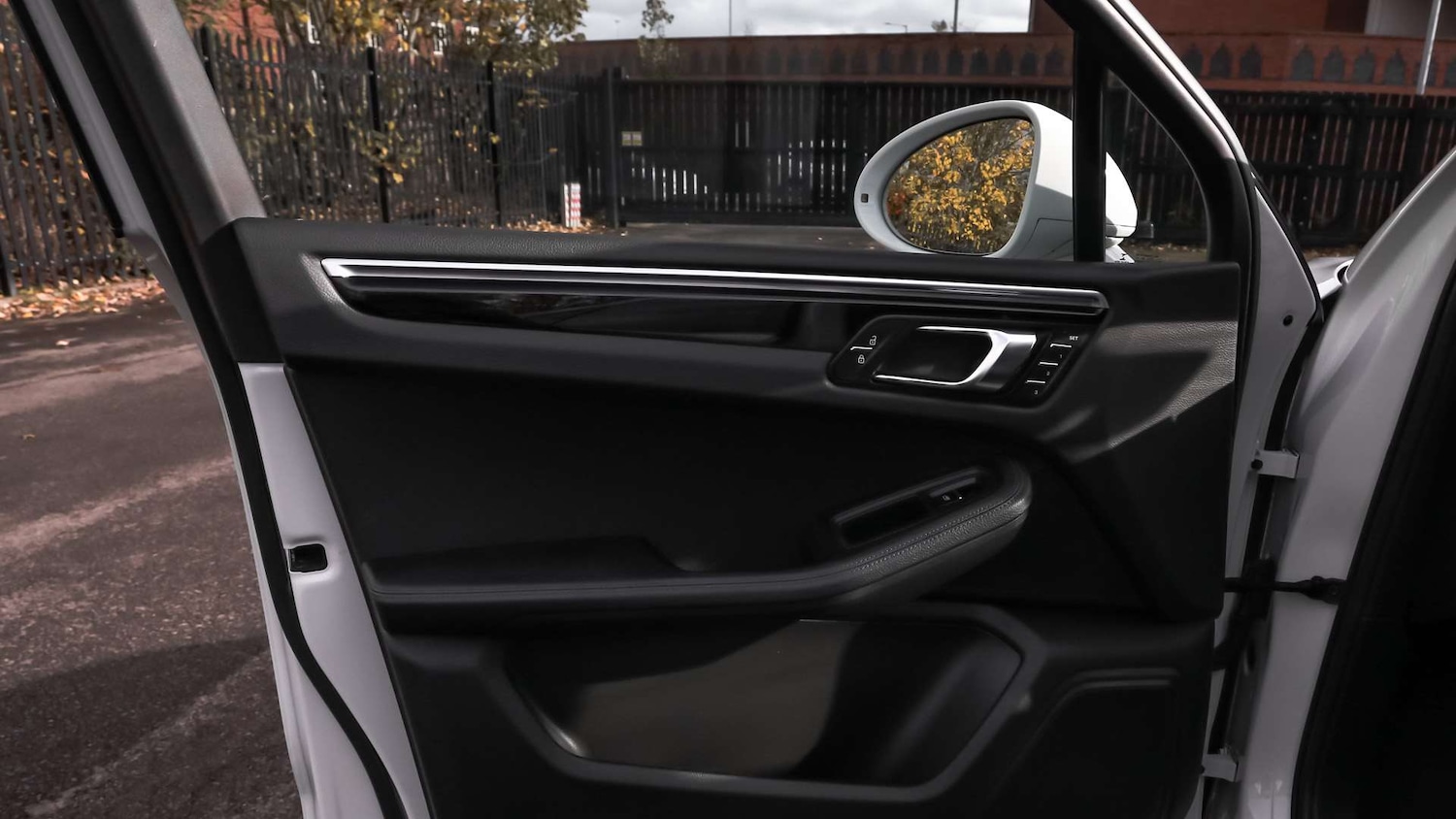 Used Porsche Macan 2021 for sale - 76442500: Photo 29