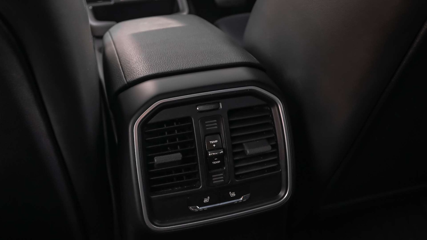 Used Porsche Macan 2021 for sale - 76442500: Photo 32