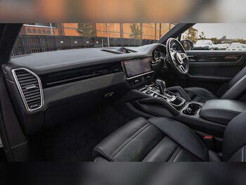 Used Porsche Cayenne 2020 for sale - 76460032: Photo