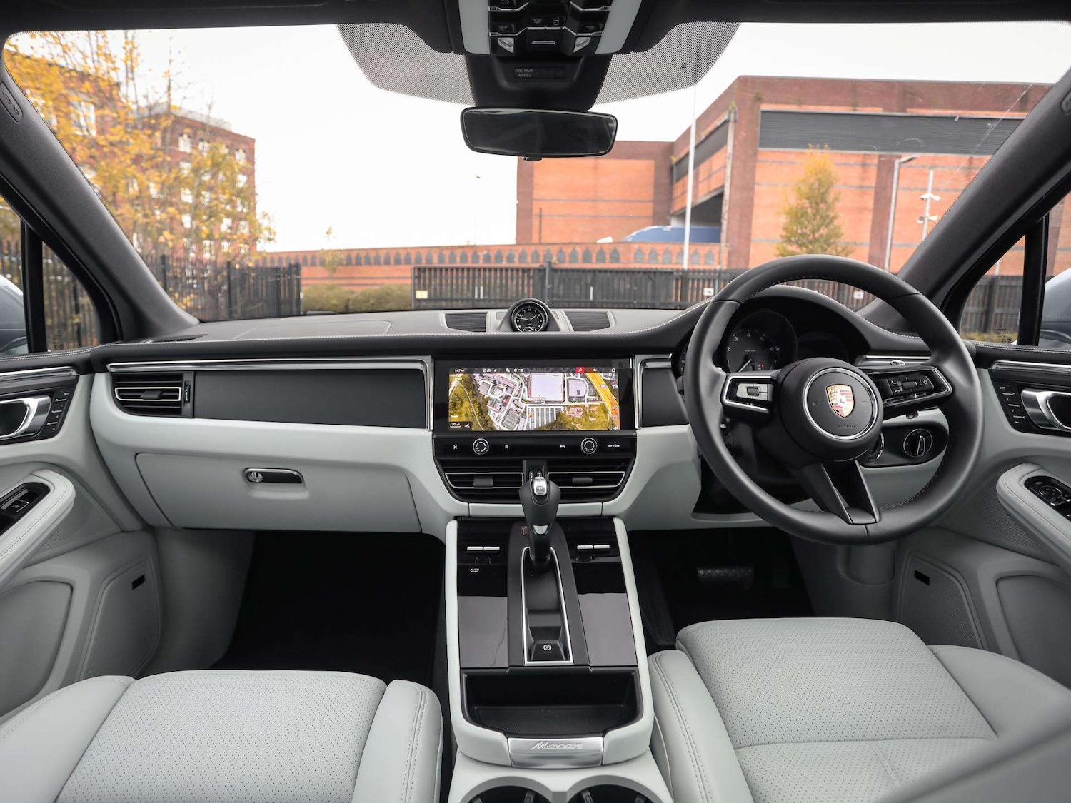 Used Porsche Macan 2025 for sale - 76501828: Photo 11