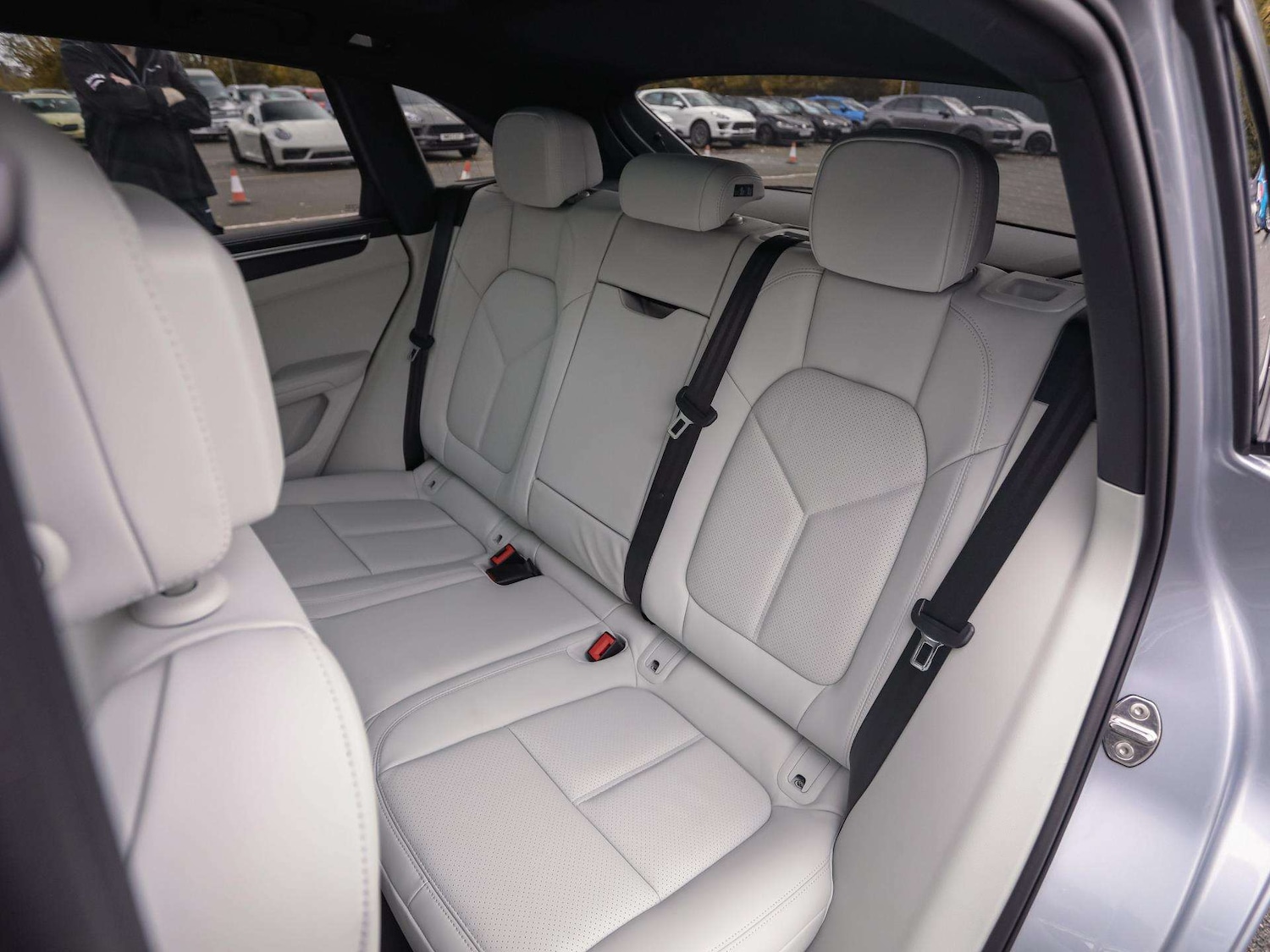 Used Porsche Macan 2025 for sale - 76501828: Photo 14