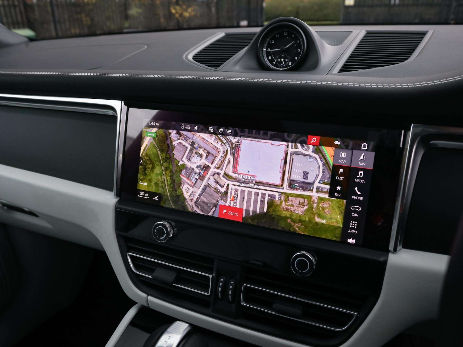 Used Porsche Macan 2025 for sale - 76501828: Photo 18