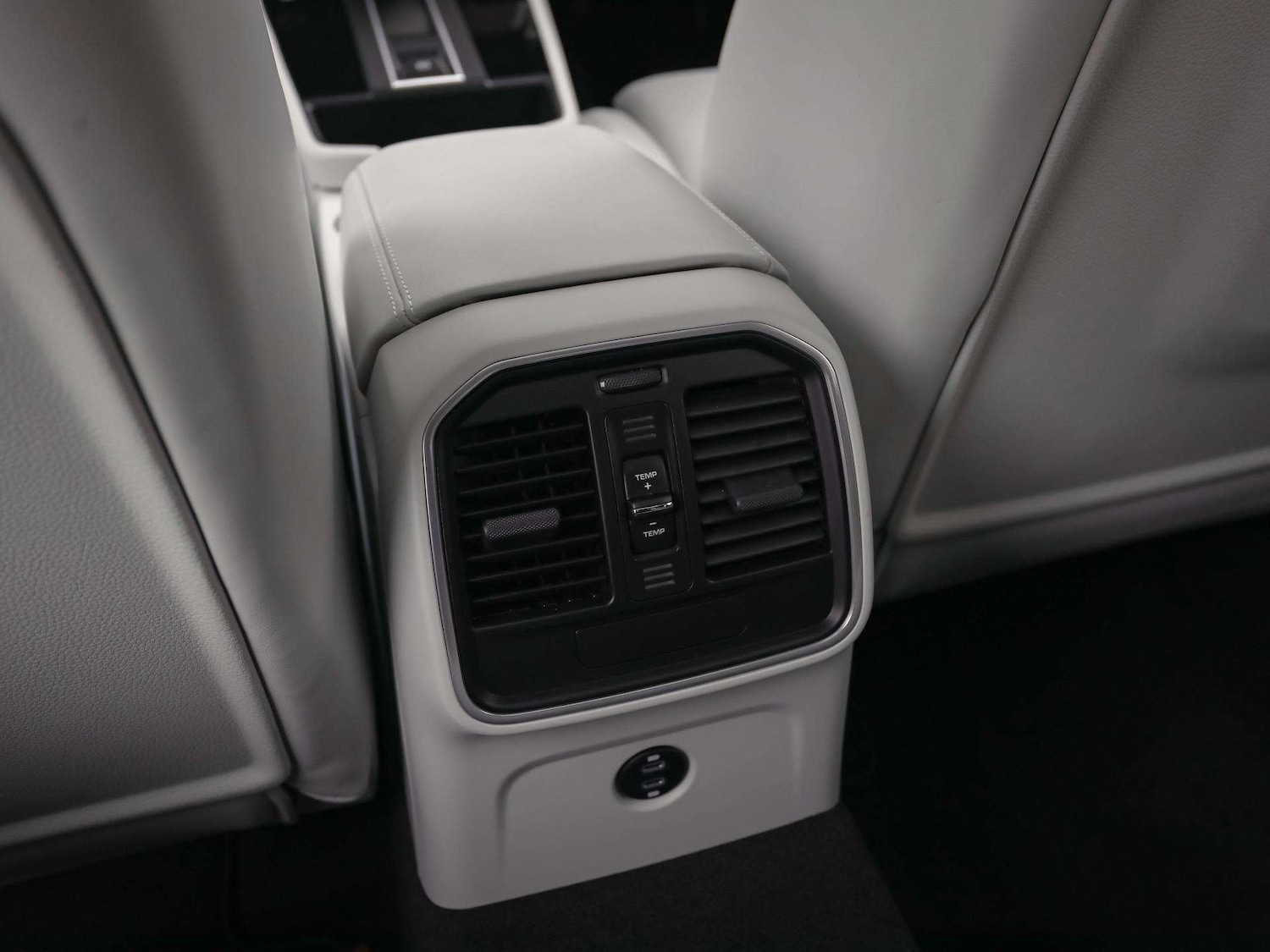 Used Porsche Macan 2025 for sale - 76501828: Photo 34