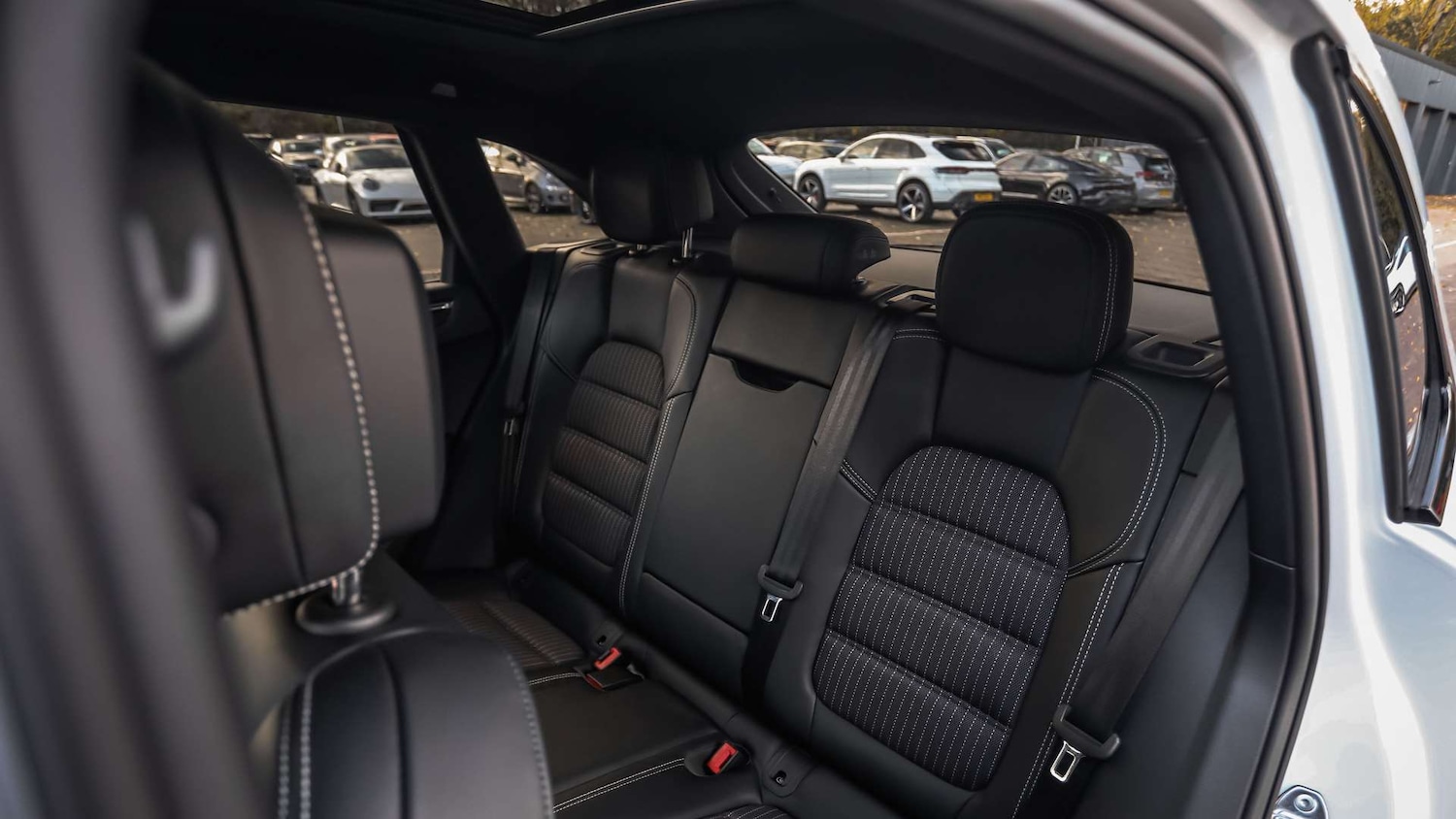 Used Porsche Macan 2025 for sale - 76435741: Photo 12