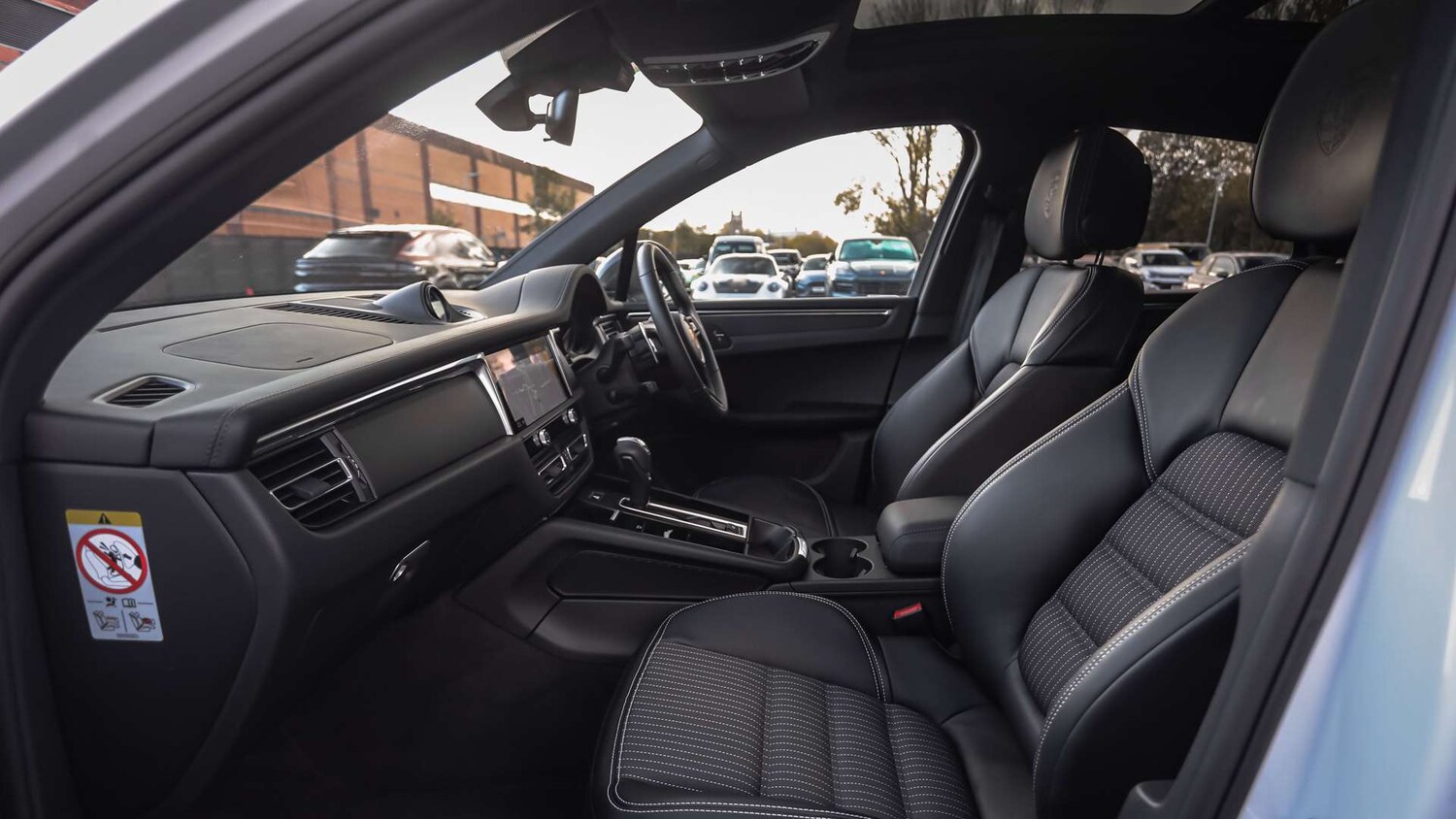 Used Porsche Macan 2025 for sale - 76435741: Photo 13