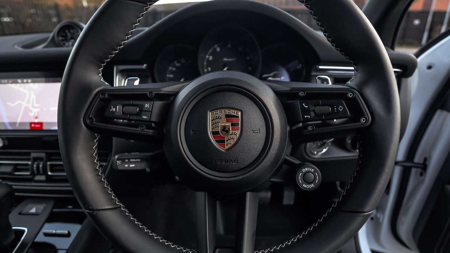 Used Porsche Macan 2025 for sale - 76435741: Photo 16