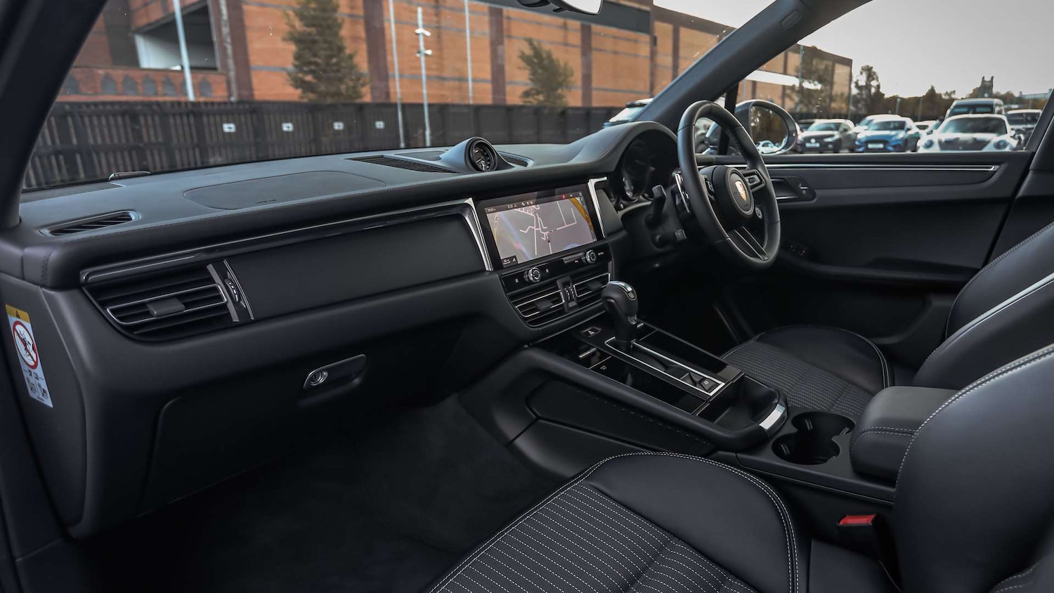 Used Porsche Macan 2025 for sale - 76435741: Photo 4