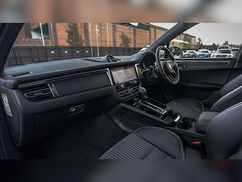 Used Porsche Macan 2025 for sale - 76435741: Photo