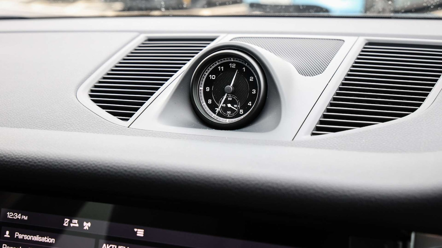 Used Porsche Macan 2025 for sale - 77219685: Photo 19