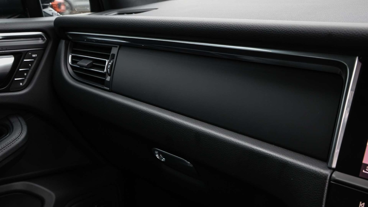 Used Porsche Macan 2025 for sale - 77219685: Photo 29