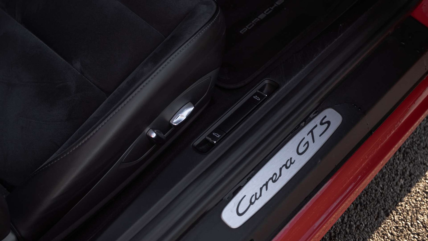 Used Porsche 911 for sale - 76746043: Photo 30