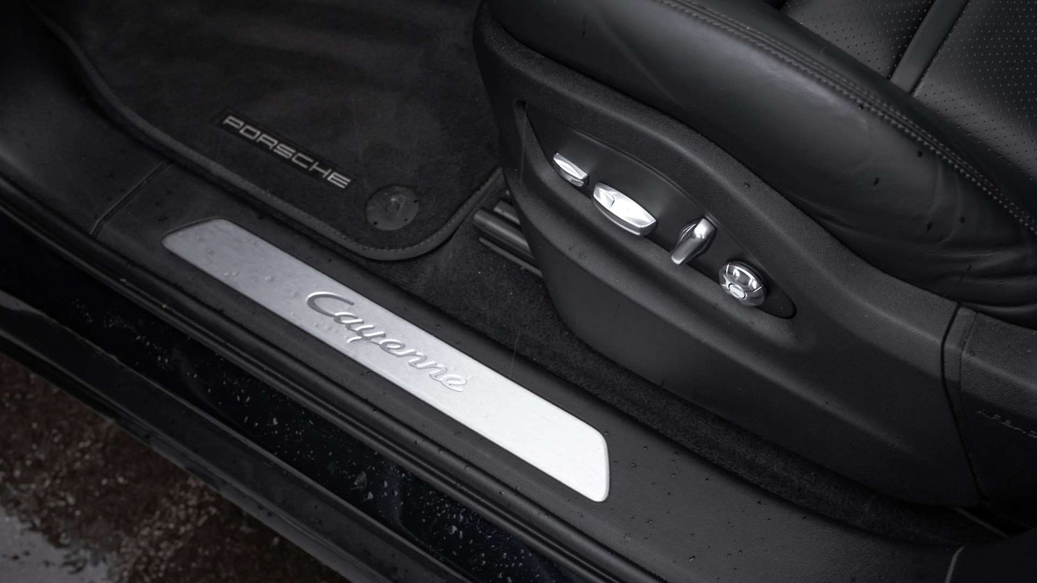 Used Porsche Cayenne 2020 for sale - 76889878: Photo 32