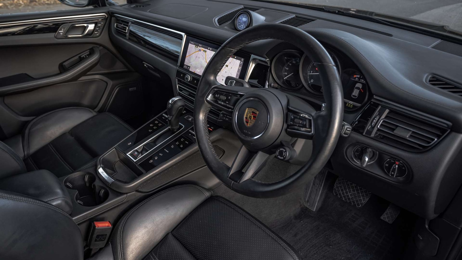 Used Porsche Macan 2021 for sale - 76648957: Photo 12