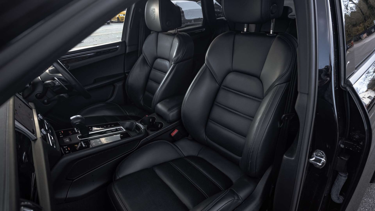 Used Porsche Macan 2021 for sale - 76648957: Photo 15