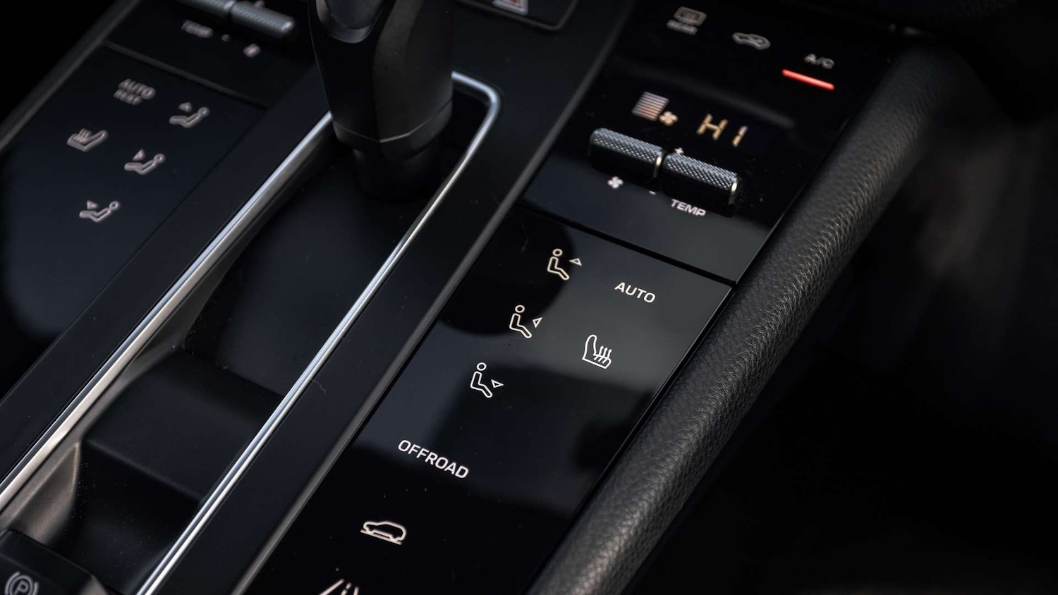 Used Porsche Macan 2021 for sale - 76648957: Photo 24