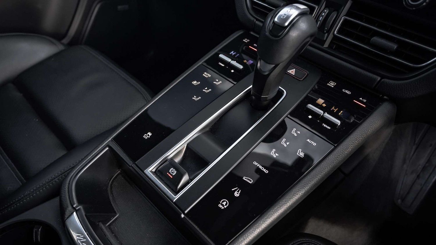 Used Porsche Macan 2021 for sale - 76648957: Photo 25