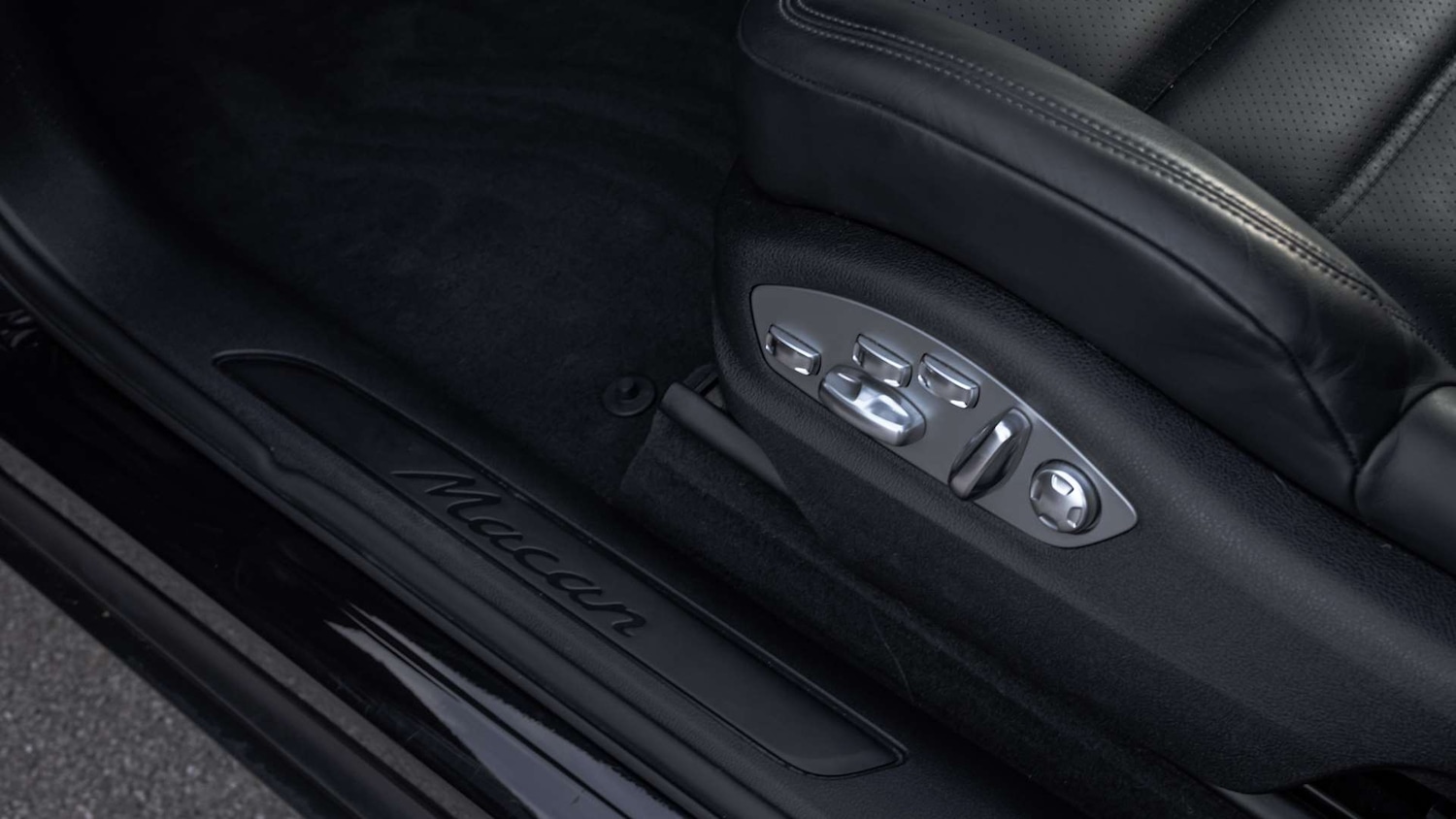 Used Porsche Macan 2021 for sale - 76648957: Photo 29