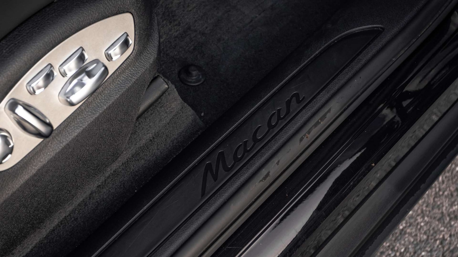 Used Porsche Macan 2021 for sale - 76648957: Photo 32