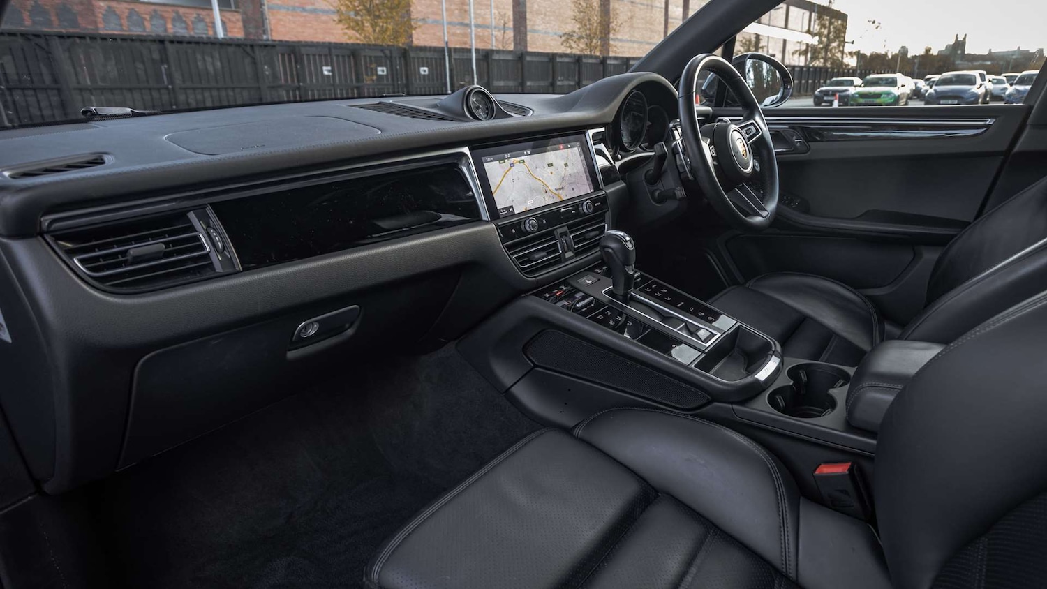 Used Porsche Macan 2021 for sale - 76648957: Photo 5