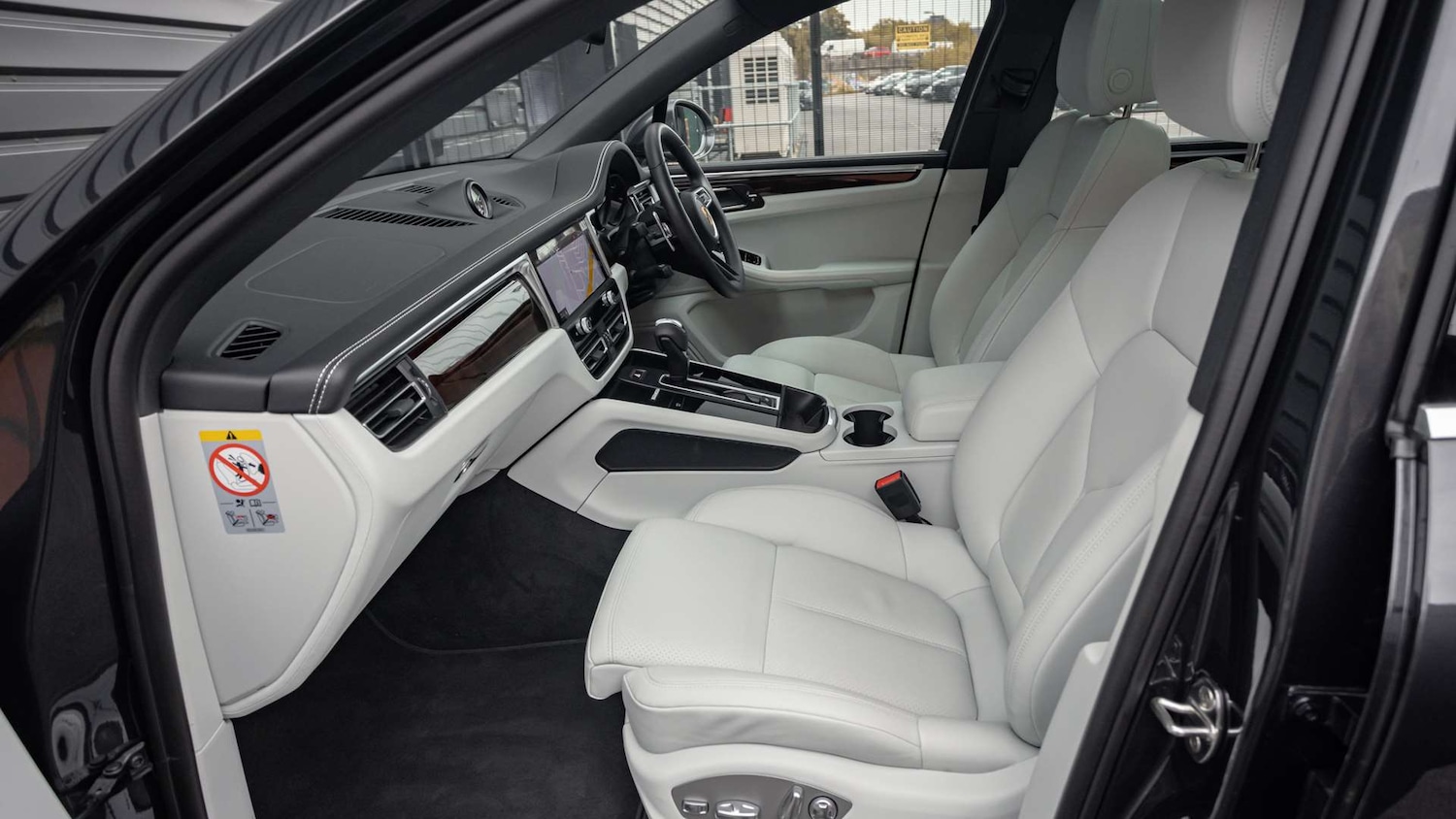 Used Porsche Macan 2024 for sale - 76475774: Photo 11