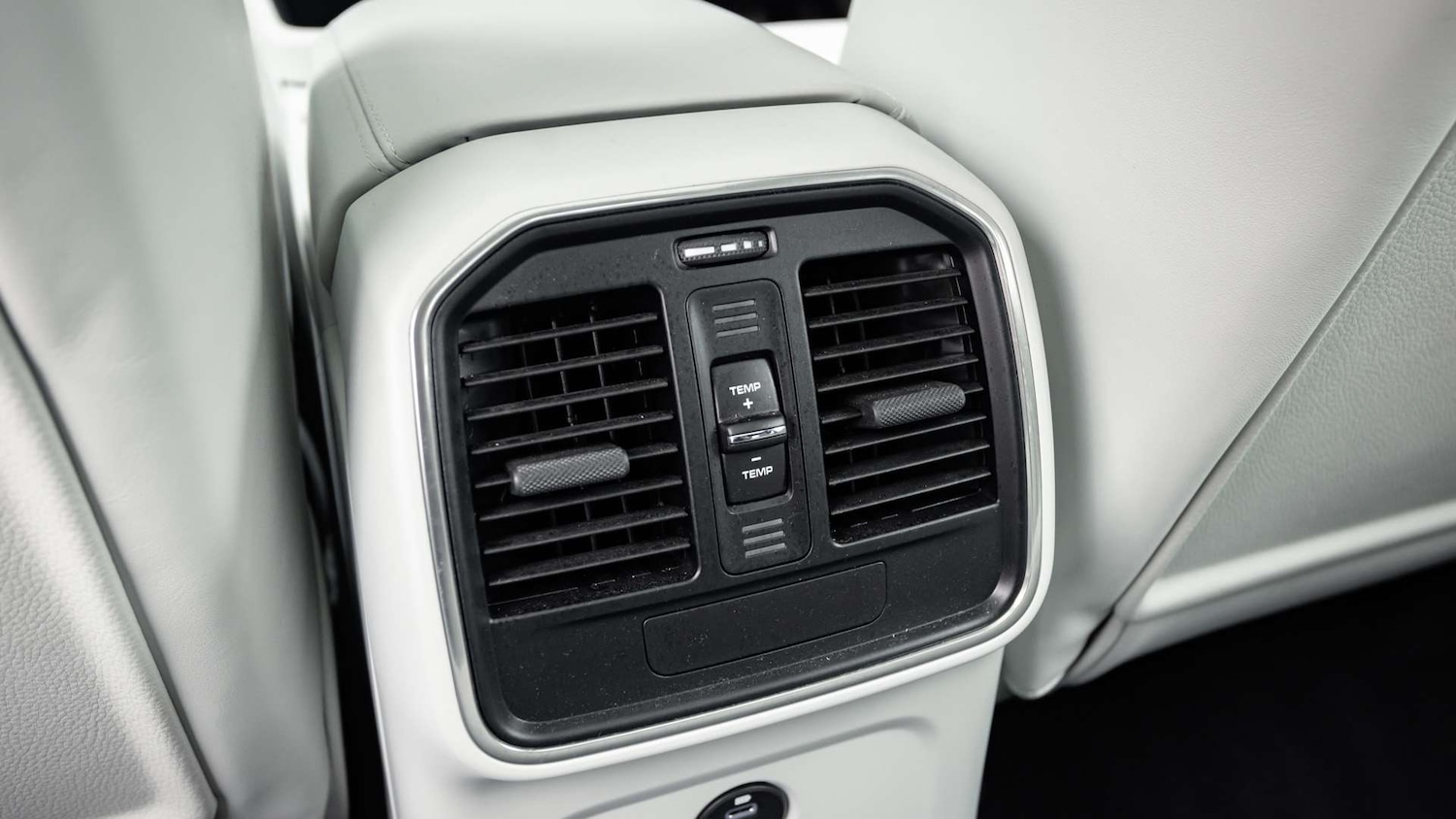 Used Porsche Macan 2024 for sale - 76475774: Photo 31