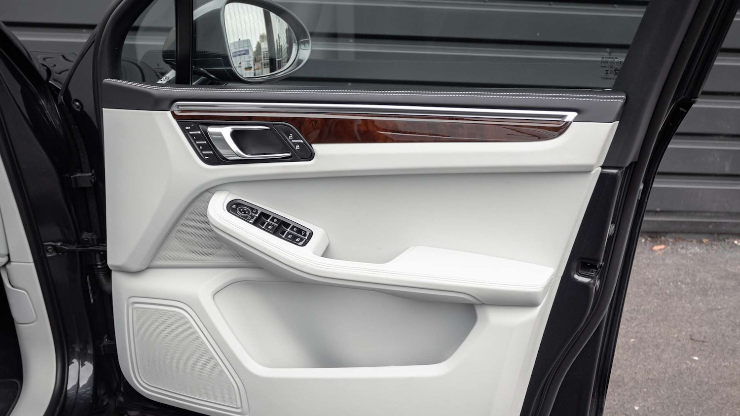 Used Porsche Macan 2024 for sale - 76475774: Photo 32