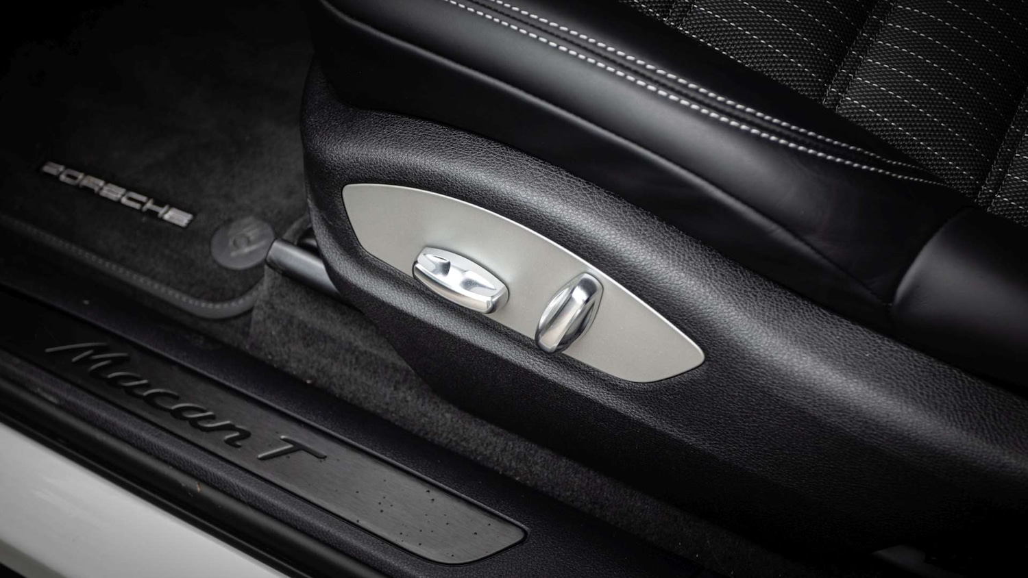 Used Porsche Macan 2023 for sale - 76515604: Photo 32