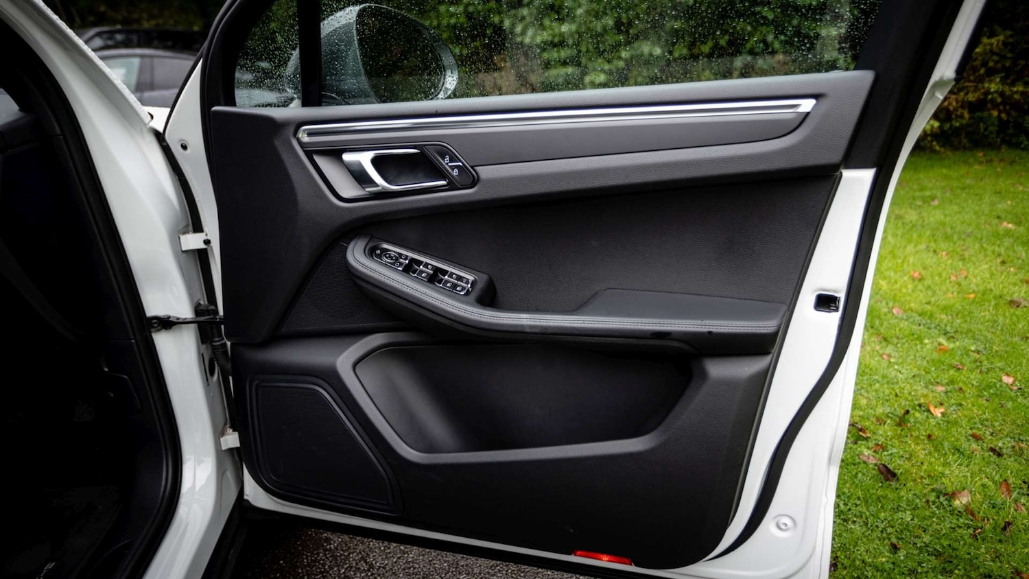 Used Porsche Macan 2023 for sale - 76515604: Photo 35